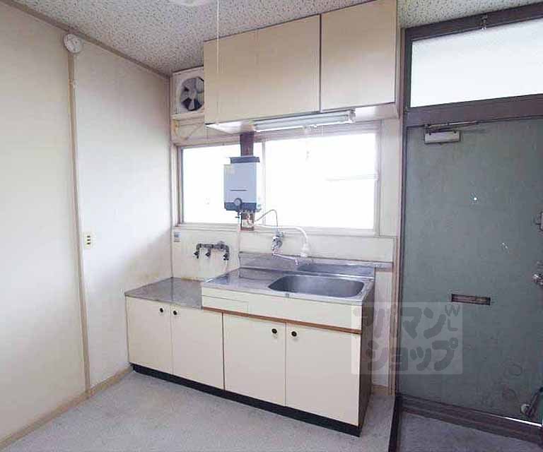 キッチン　二口コンロ設置可能なキッチンです