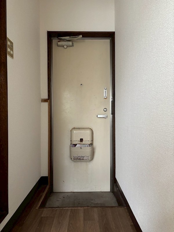 玄関　※内装前