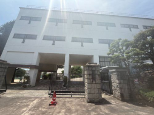 中学校　松蔭中学校・松蔭高等学校（中学校）まで1875m