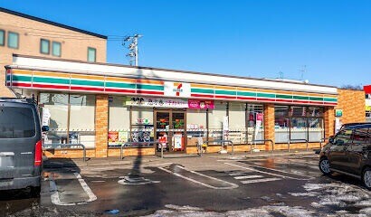 コンビニ　セブンイレブン札幌北15条東店（コンビニ）まで159m