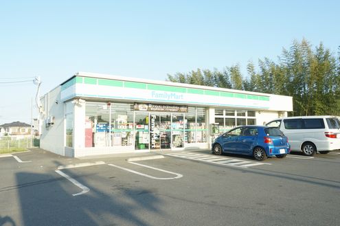 コンビニ　ファミリーマート 平塚真田店（コンビニ）まで800m