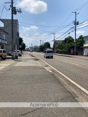 その他　前面道路（その他）まで0m