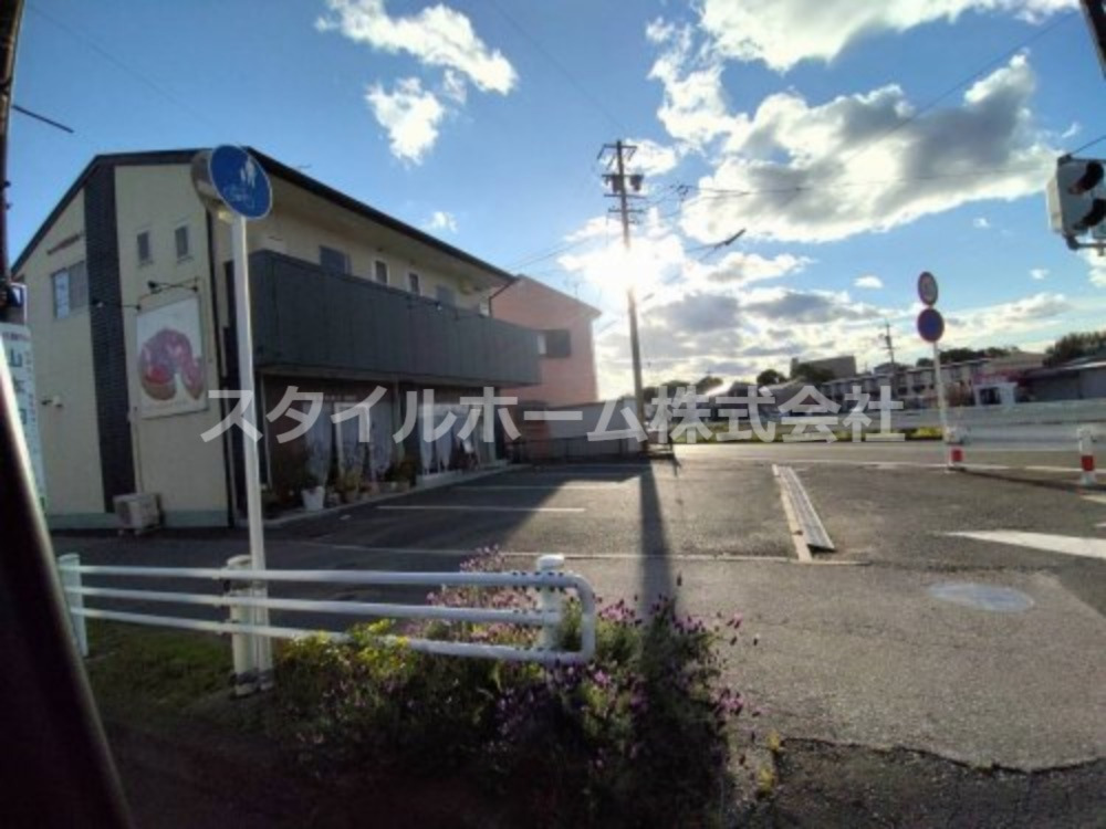 飲食店　パティスリーモリ（飲食店）まで528m