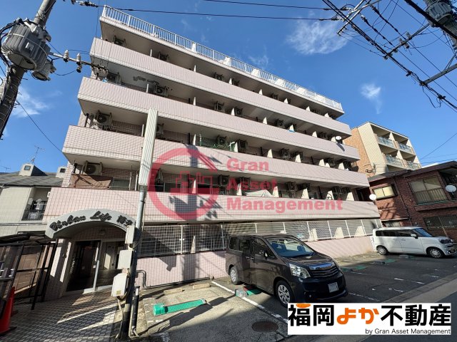 建物外観　落ち着いた雰囲気の外観です