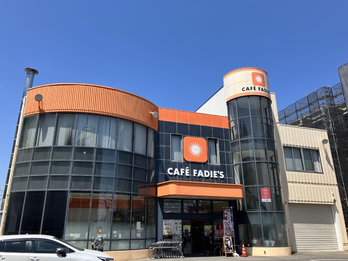 バス・シャワールーム　カフェファディ長尾店（488m）