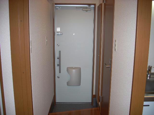 玄関　※別部屋写真