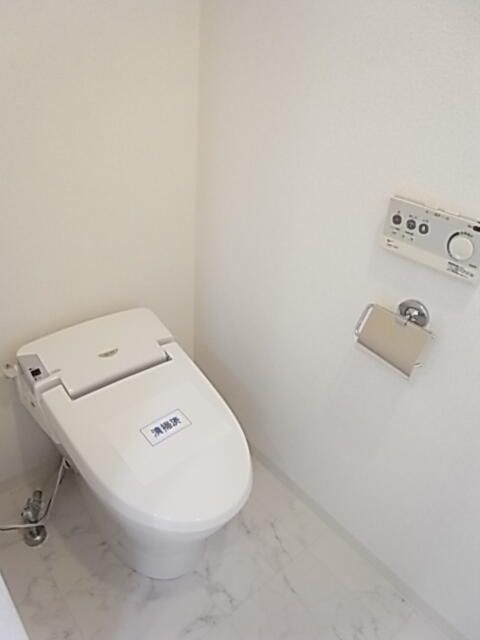 ＪＲ総武線快速 馬喰町駅 徒歩2分 13階建 築22年のトイレ写真