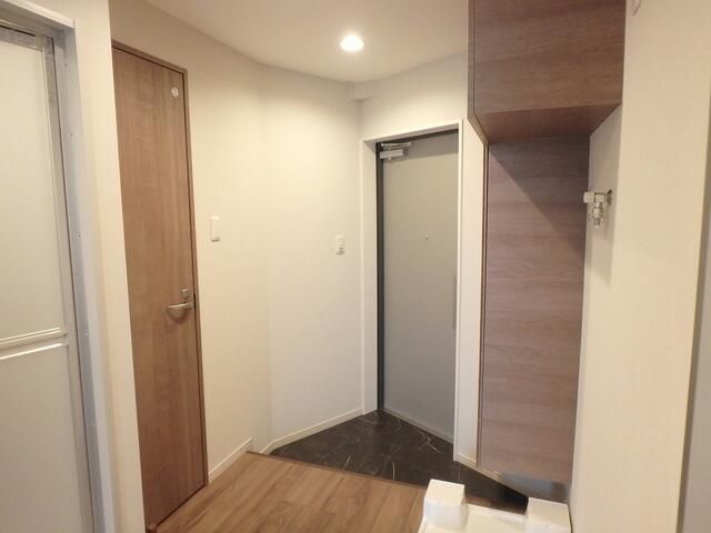 玄関　別部屋参照写真
