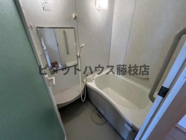 ＪＲ東海道本線 焼津駅 バス乗車時間：18分 最寄りバス停で下車 徒歩6分 2階建 築19年の風呂写真