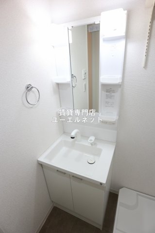 洗面設備　清潔感ある独立洗面台で毎日気持ちよく♪