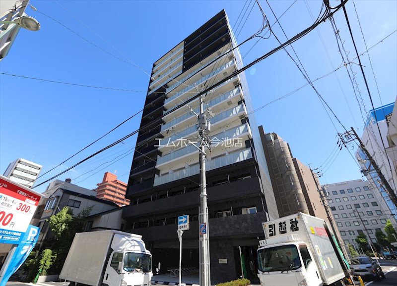 建物外観　外観　オートロック防犯カメラ　TVモニターホン宅配BOX完備