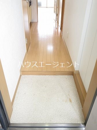 玄関　広々玄関です※参考画像