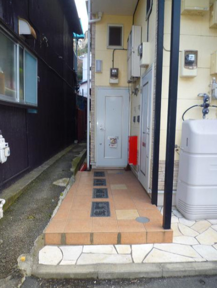 京急本線 南太田駅 徒歩10分 2階建 築18年の外観写真