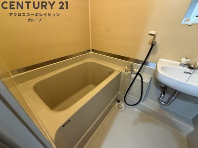 バス・シャワールーム　シンプルで機能的なユニットバス
