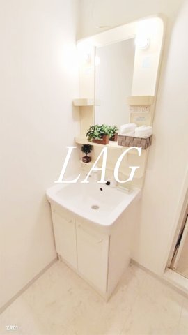 洗面設備　洗面台です。※装飾品は付きません。