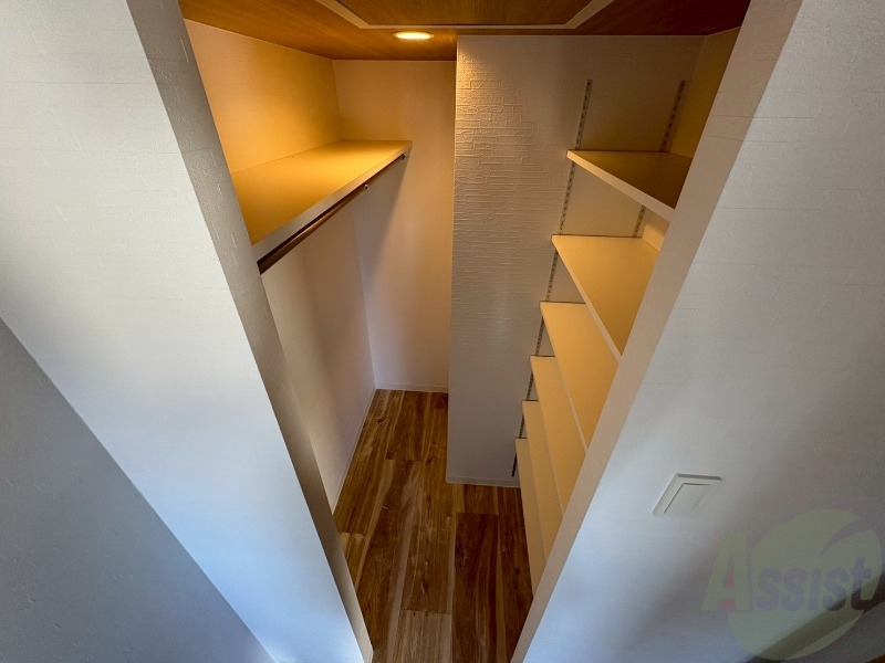 収納　収納もバッチリあるのでお部屋が片付きますよ！