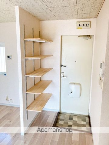 ハピネス春日 B棟の玄関写真