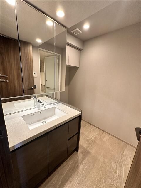 洗面設備　使いやすい洗面所です