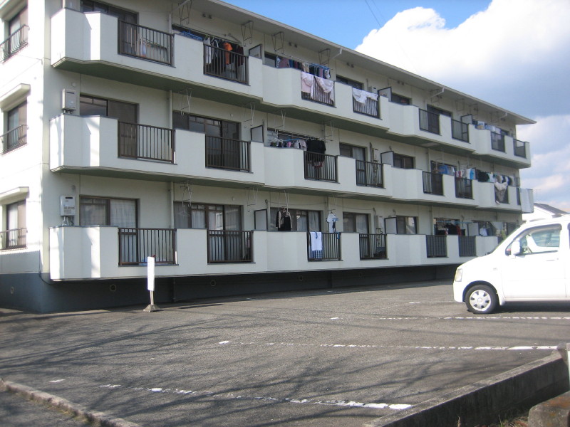 【呉市広大新開のマンションの駐車場】