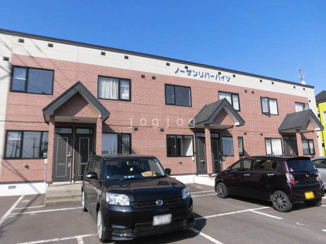 ノーザンリバーハイツの建物外観