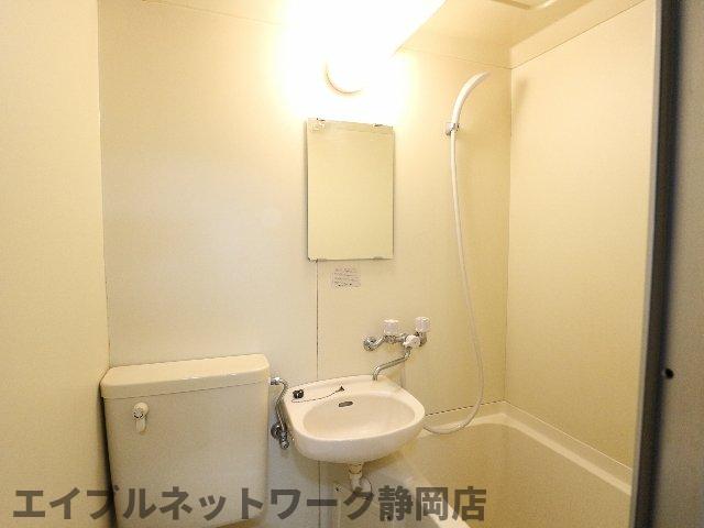 【静岡市葵区新伝馬のマンションの洗面設備】