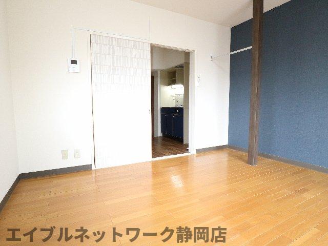 【静岡市葵区新伝馬のマンションの居室・リビング】