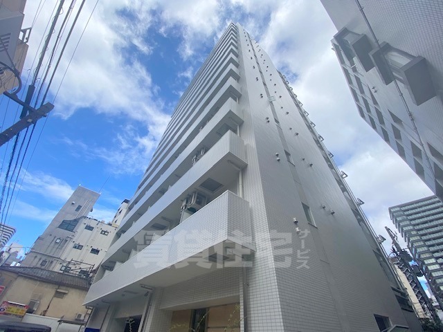 【大阪市北区堂山町のマンションの建物外観】