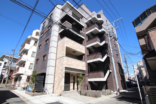 横浜市南区西中町のマンションの建物外観