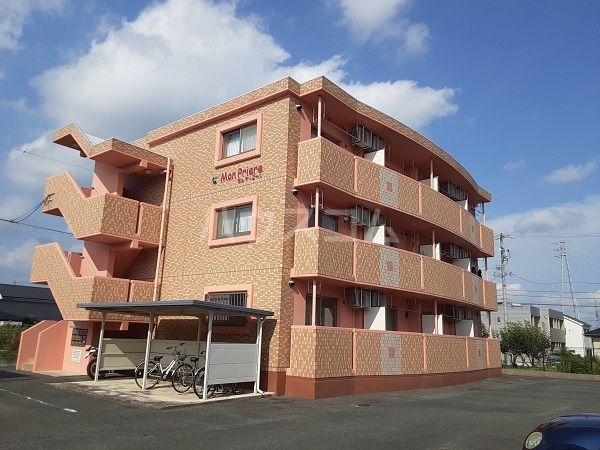 豊川市八幡町のマンションの建物外観