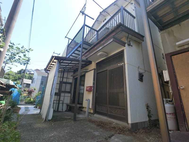 神奈川県横須賀市上町４（一戸建）の賃貸物件の外観
