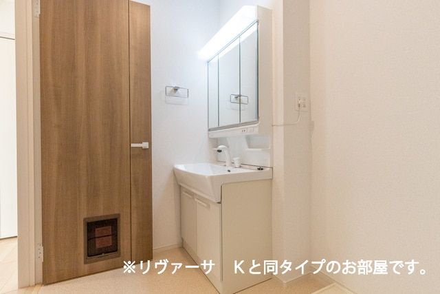 【西尾市吉良町下横須賀のアパートの洗面設備】