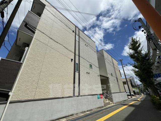 【豊中市柴原町のアパートの建物外観】