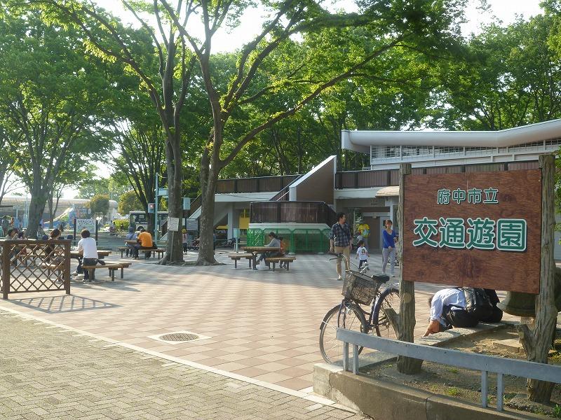 【府中市是政のアパートの公園】