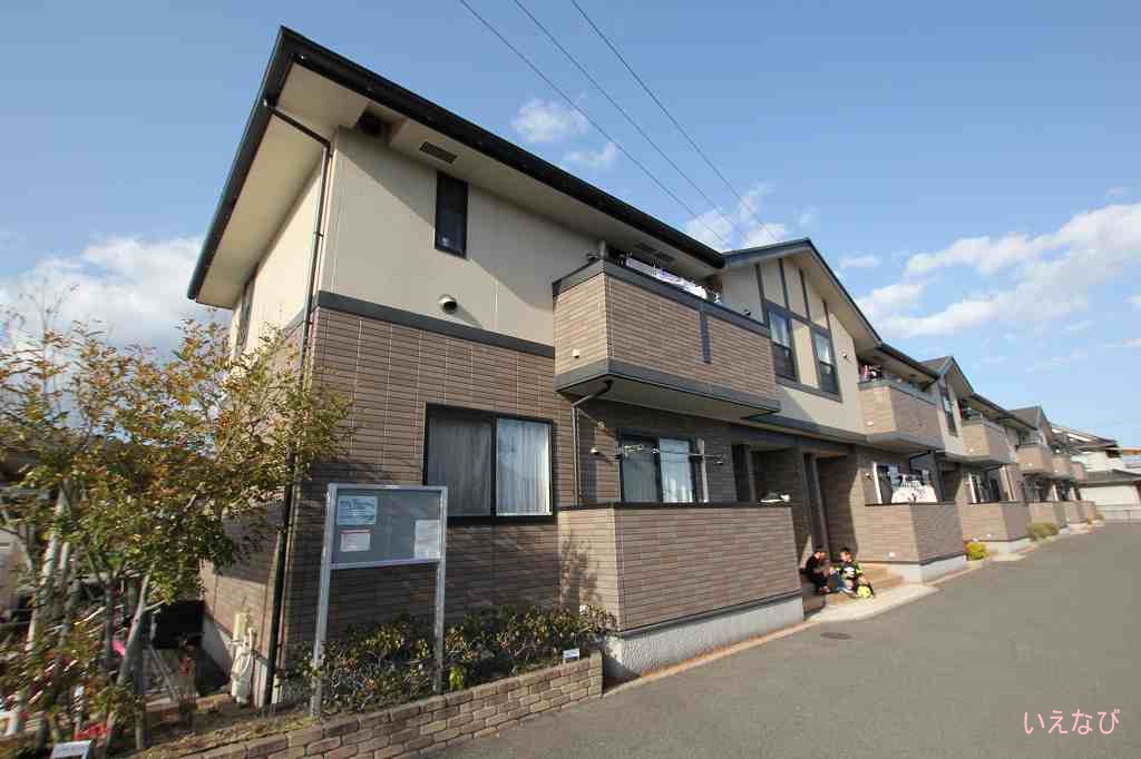 【福山市駅家町大字法成寺のアパートの建物外観】