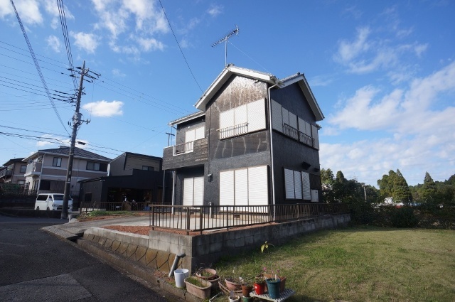 富里市中沢１６６２－４貸家の建物外観