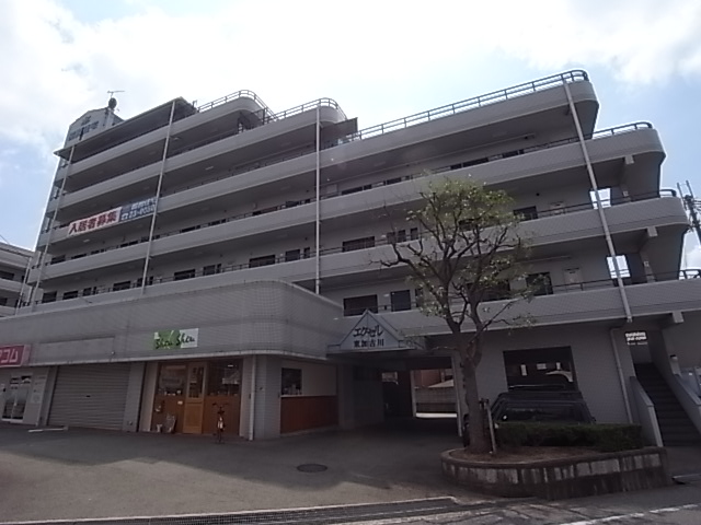 加古川市平岡町高畑のマンションの建物外観