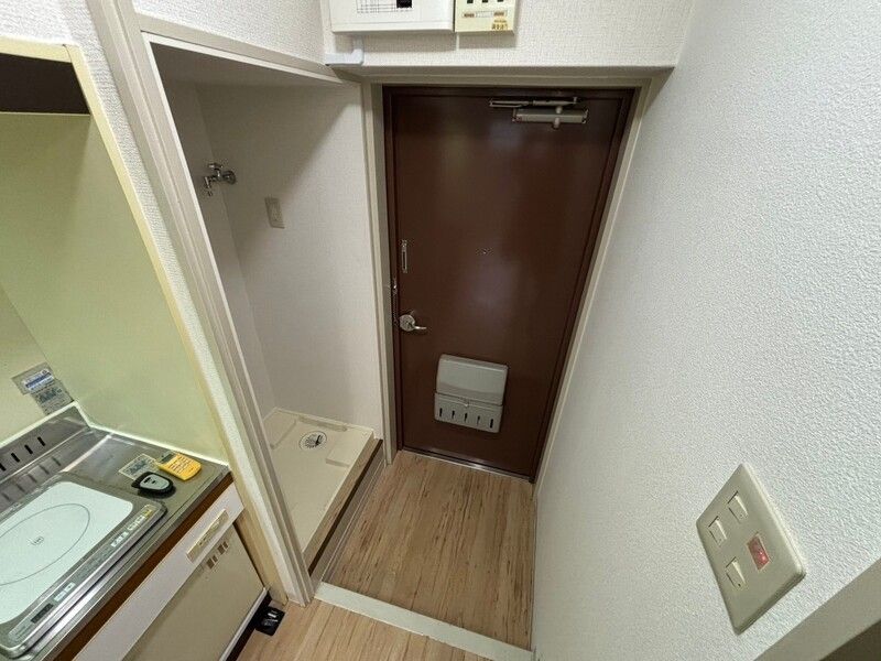 【芦屋市西芦屋町のマンションの玄関】