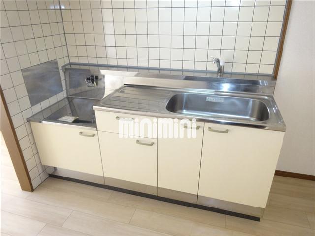 キッチン　２口コンロ置くタイプのキッチン。