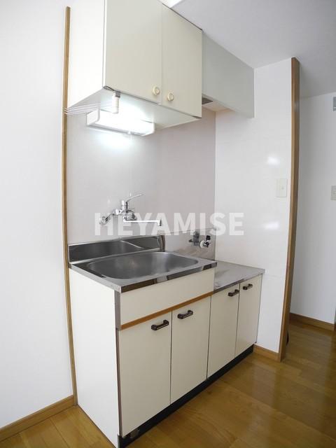 キッチン　※反転間取りの別の階のお部屋の画像です※現況を優先します