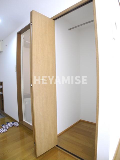 収納　※反転間取りの別の階のお部屋の画像です※現況を優先します