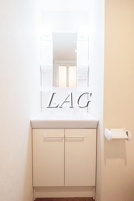 洗面設備　独立洗面台です。