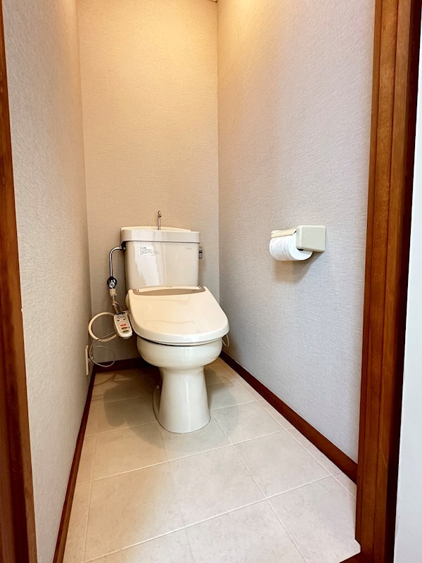 トイレ　清潔＆快適。温水洗浄便座を完備！