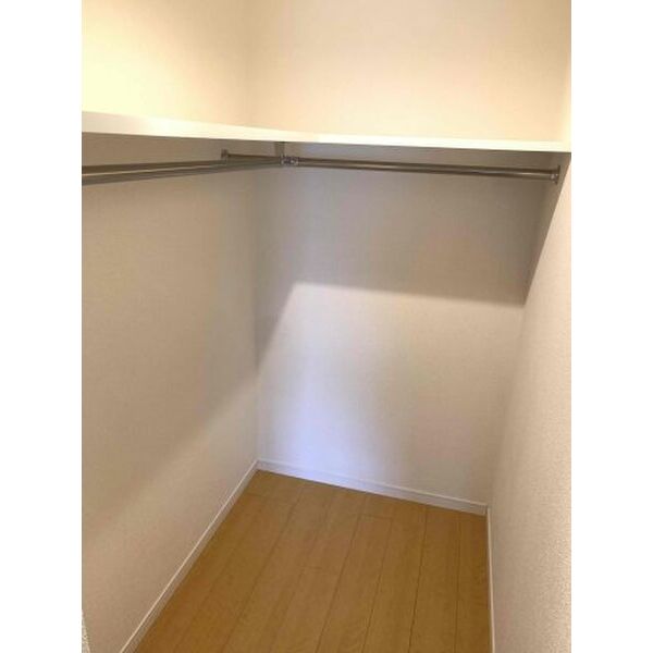 収納　ウォークインクローゼット付き