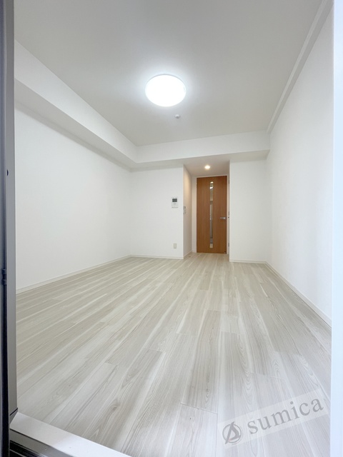 居室・リビング　ホワイトベースで明るい内装♪