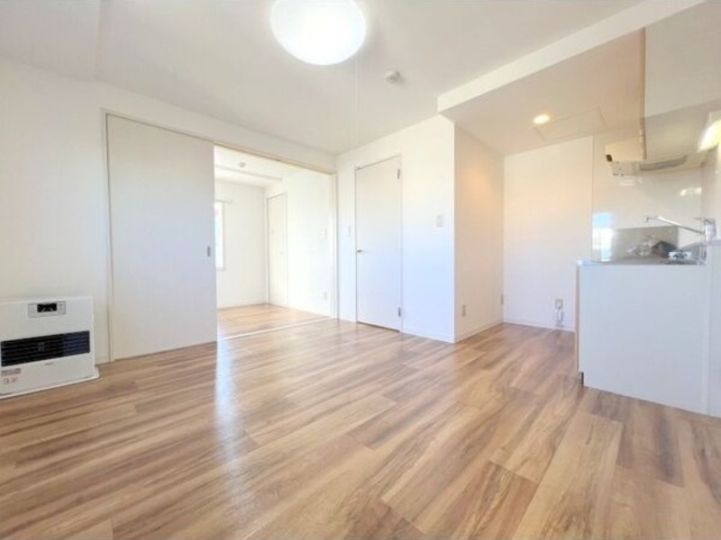 居室・リビング　反転タイプの画像です。