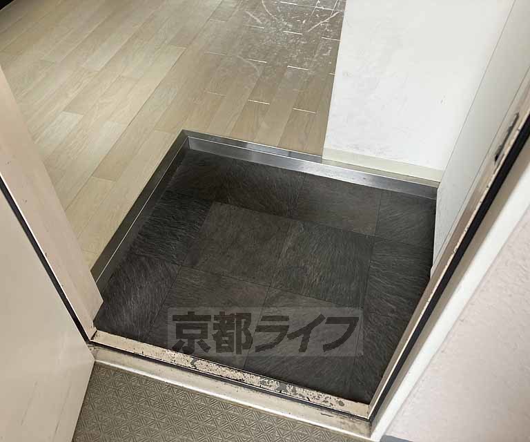 玄関　玄関部分です。