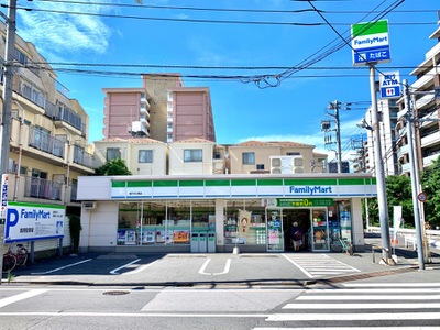 コンビニ　ファミリーマート 亀戸中之橋店（コンビニ）まで834m