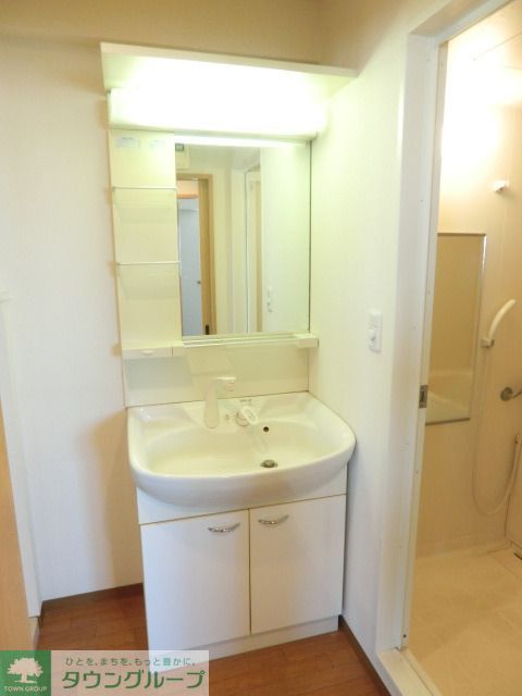 洗面設備　シャンプードレッサー付きです