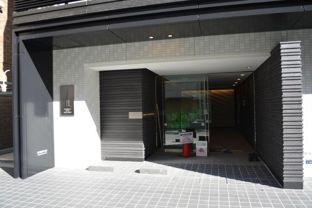 エントランス　綺麗な感じですね。