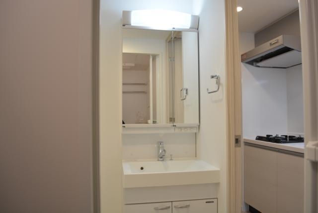 洗面設備　朝の身支度にはかかせません。